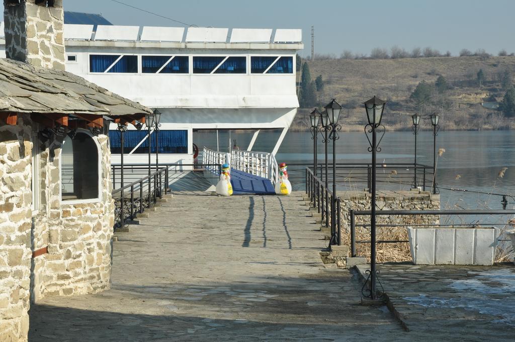 Hotel Brod Panini Veles Bagian luar foto