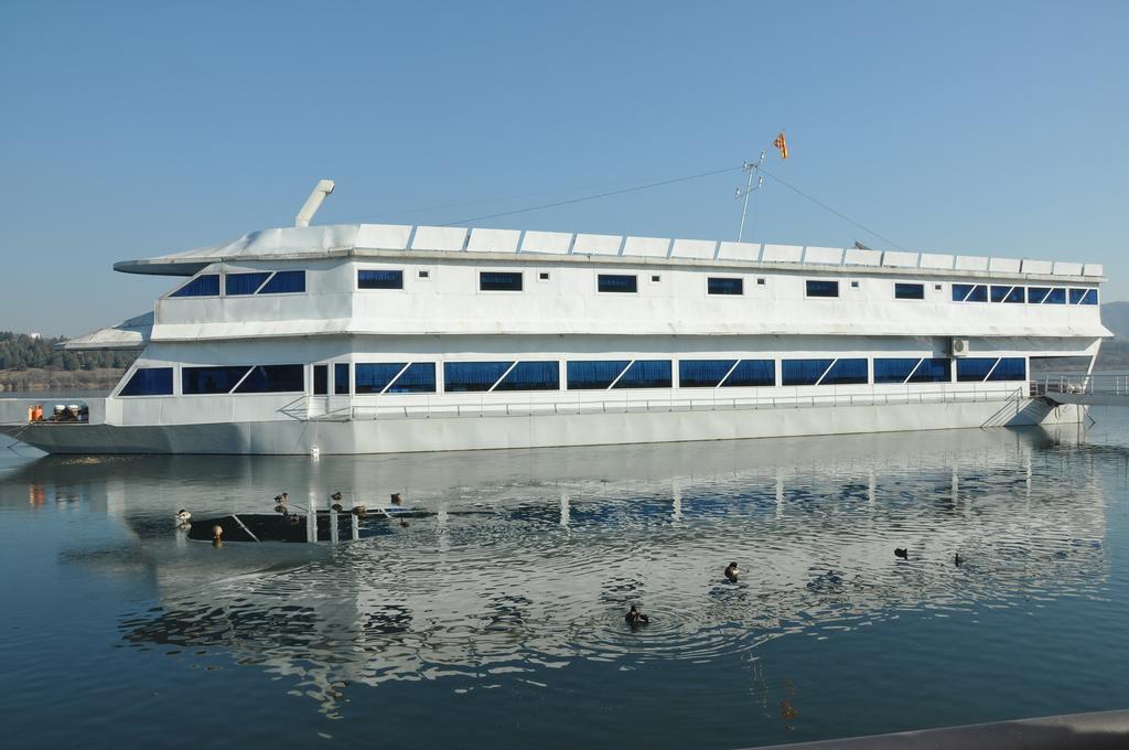 Hotel Brod Panini Veles Bagian luar foto