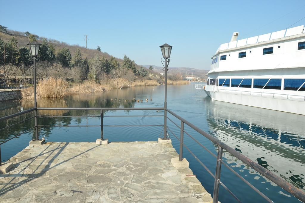 Hotel Brod Panini Veles Bagian luar foto